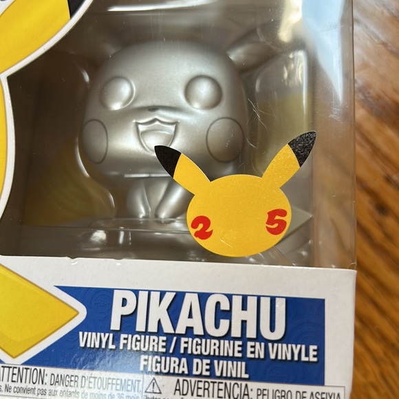 Funko Pop Pokémon Pikachu figurine in original box.  #353.  Good condition. - Picture 11 of 11